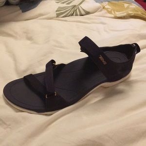 NEW Teva Verra sandal Sz 9